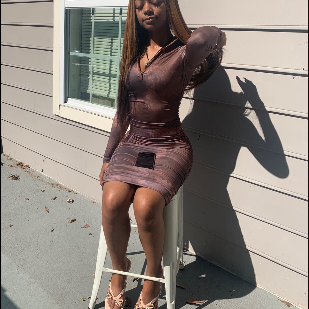 Dress - Picture 4 of 4